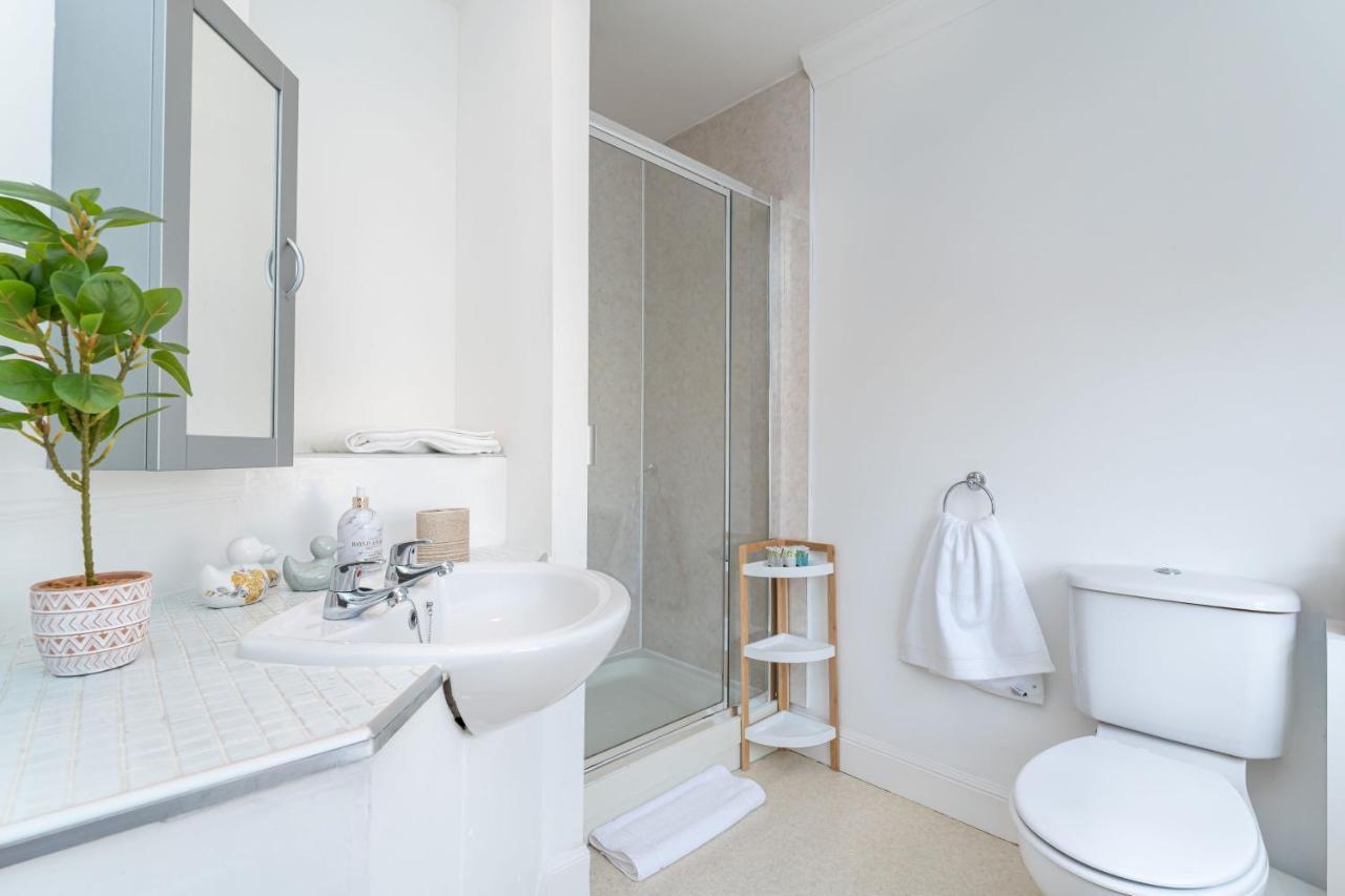 New Four Bedroom House - All Rooms Ensuite Stirling Zewnętrze zdjęcie