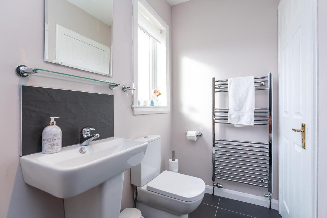 New Four Bedroom House - All Rooms Ensuite Stirling Zewnętrze zdjęcie